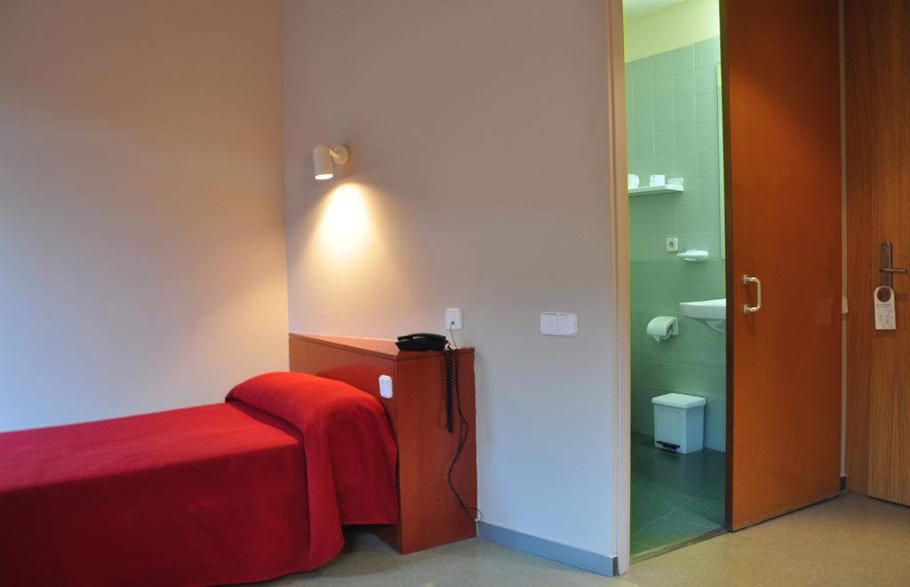 Residencia D'Investigadors Hostel Barcelona Szoba fotó